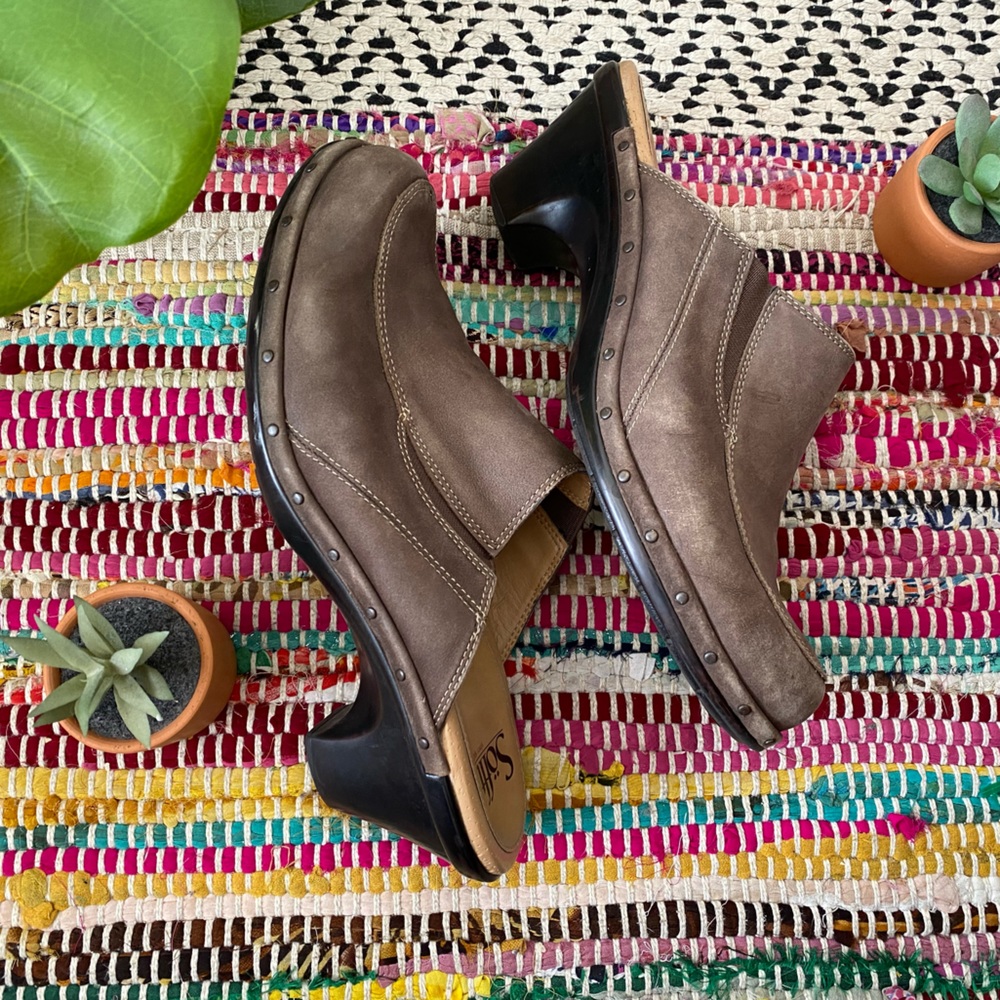✨ Sofft Brown Suede Leather Mule Clogs ✨